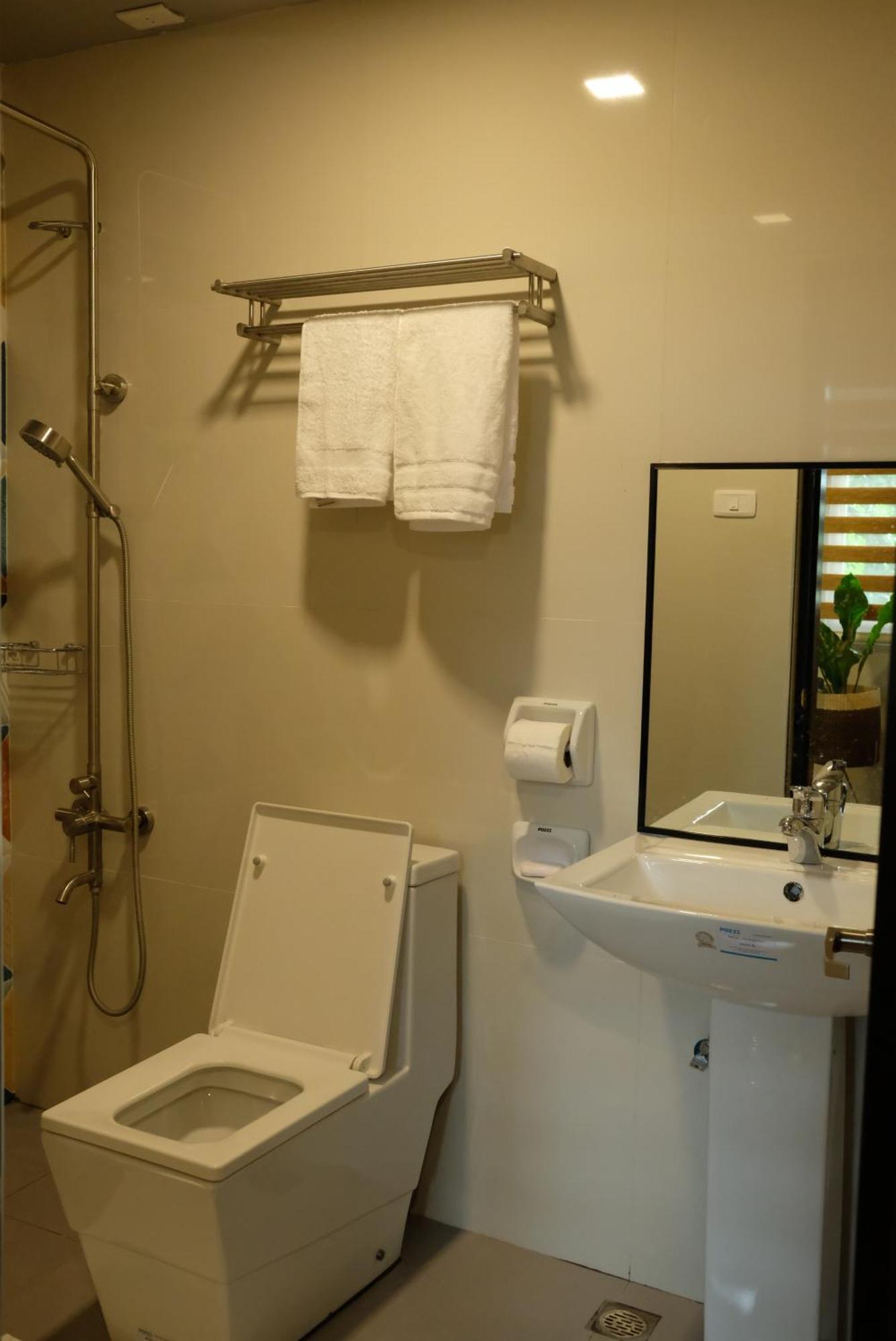 Vieda Hotel Катиклан Экстерьер фото